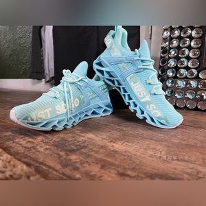8 Just So So Athletic Shoes Teal/Light Blue